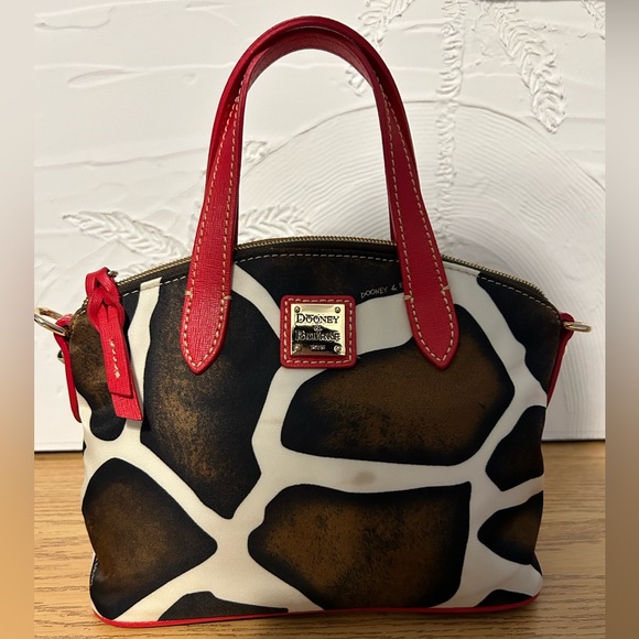 DOONEY & BOURKE GIRAFFE PRINT CANVAS SHOULDER BAG - Picture 3 of 10